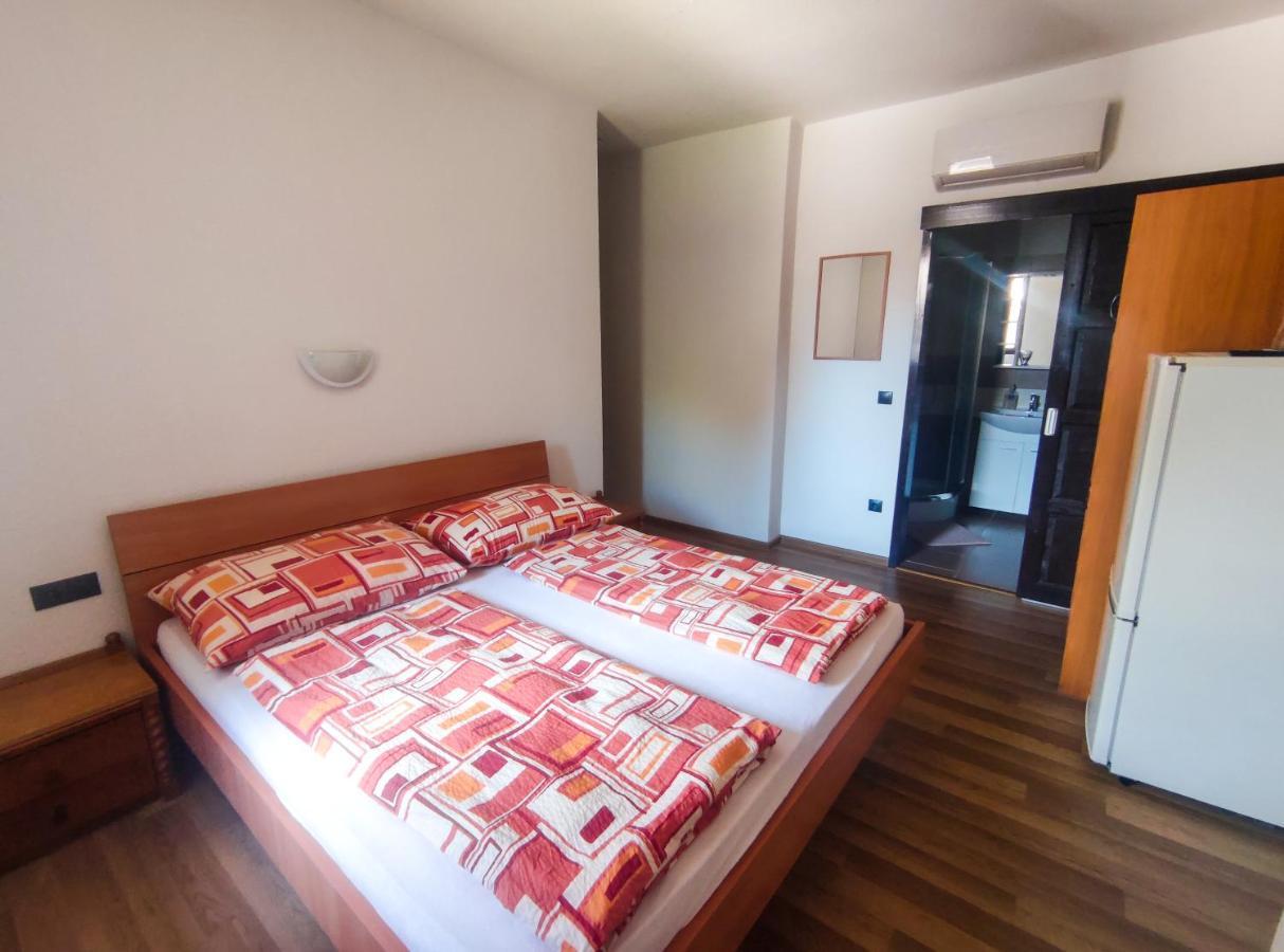 Viktoria Panzio Zamardi Hotel Bagian luar foto