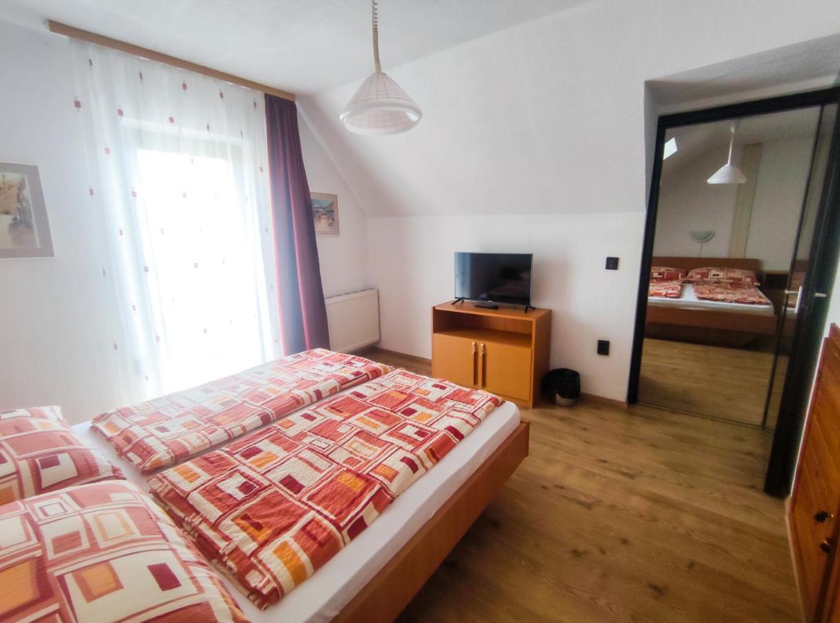 Viktoria Panzio Zamardi Hotel Bagian luar foto