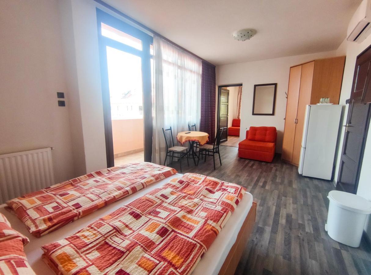 Viktoria Panzio Zamardi Hotel Bagian luar foto