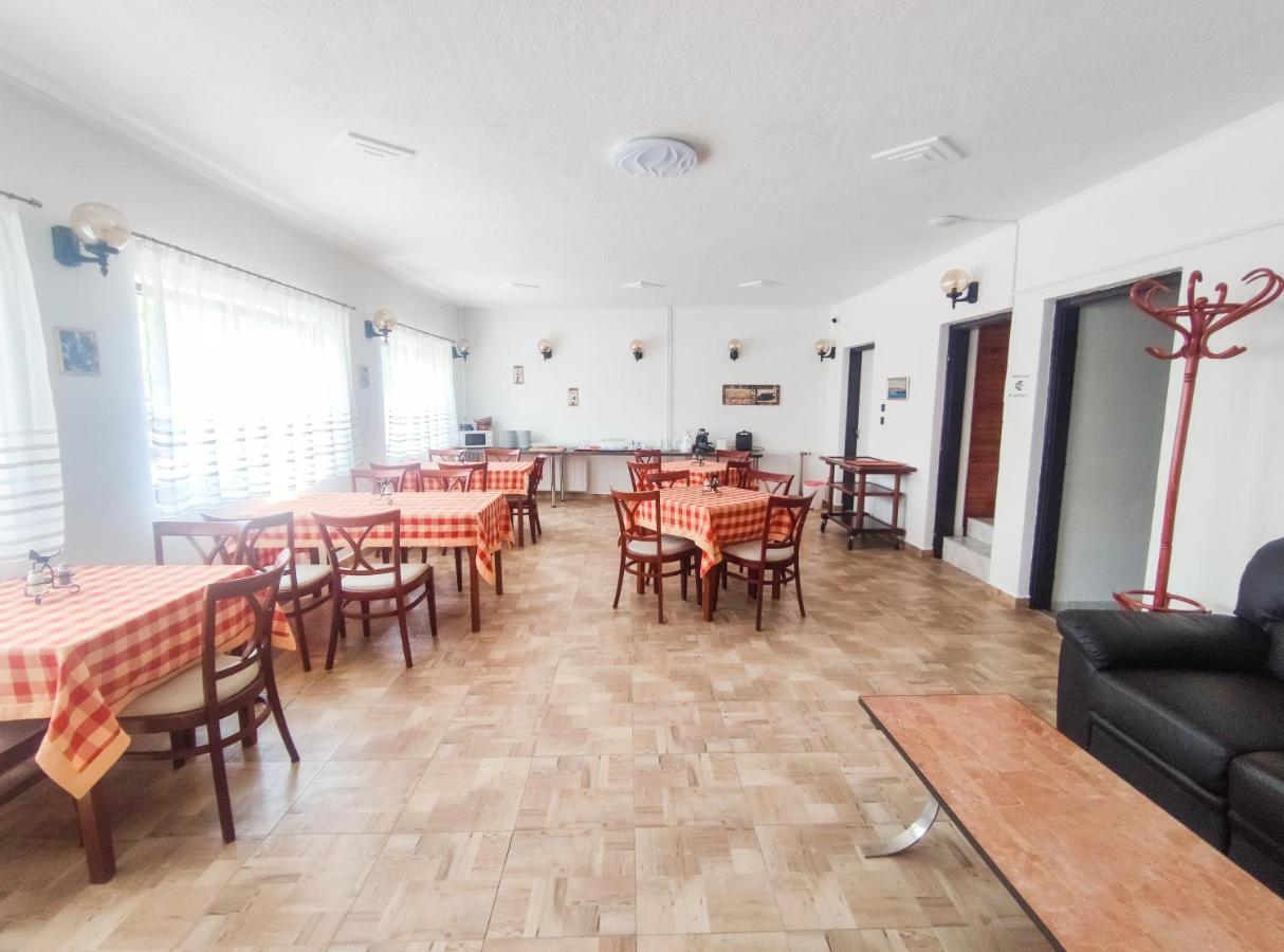 Viktoria Panzio Zamardi Hotel Bagian luar foto