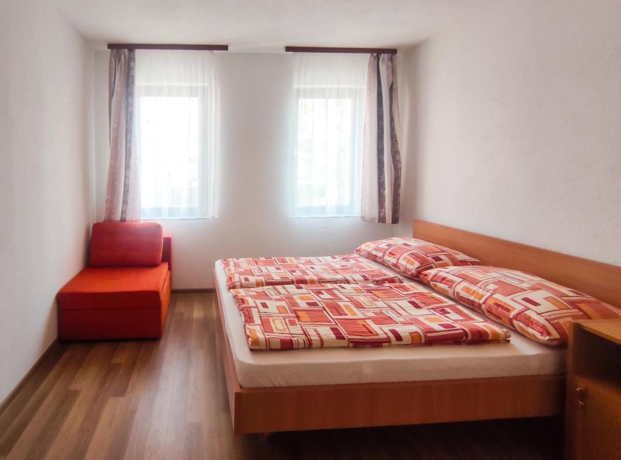 Viktoria Panzio Zamardi Hotel Bagian luar foto